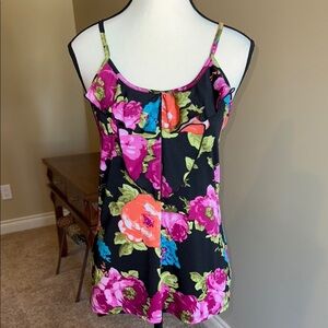 Reitmans Camisole Cami Floral Women's Top with Ruffles - Black and Pink